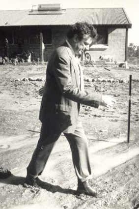 President of the human rights commission Marcus Einfeld at the settlement in 1987.
