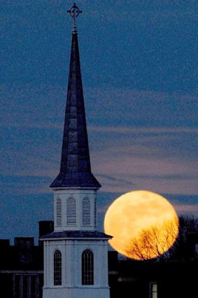 A Tennessee church at night.