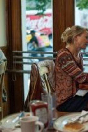 Cornelia (Naomi Watts) and Jamie (Adam Driver) get to know each other.
