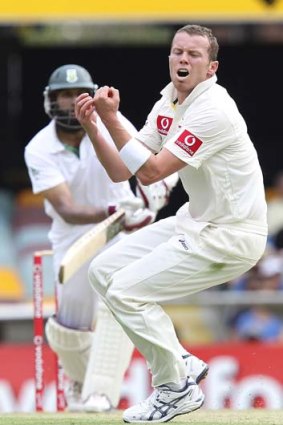 Peter Siddle agonises over what might have been against Hashim Amla.