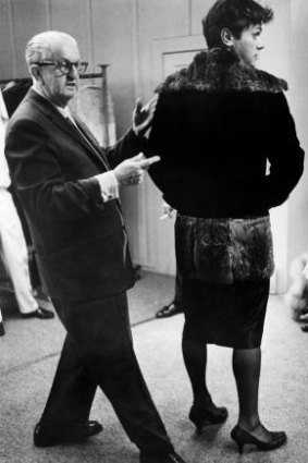 Orry-Kelly and Tony Curtis, behind the  scenes in <i>Some Like It Hot</i> (1959)  