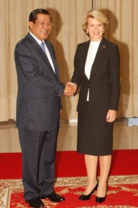 Cambodian Prime Minister Hun Sen with Australian Foreign Affairs Minister Julie Bishop in Phnom Penh in February.