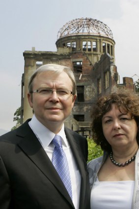 Kevin Rudd, the first Australian prime minister to visit Hiroshima, with his wife, Therese Rein, yesterday.