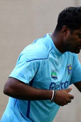 Muthiah Muralidaran's appearance in the derby against Shane Warne's Melbourne Stars will be the first meeting of the pair since they played in the Indian Premier League in April last year.