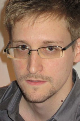 Whistleblower: Edward Snowden could have taken up to 200,000 secret documents, NSA chief General Kieth Alexander esimates.