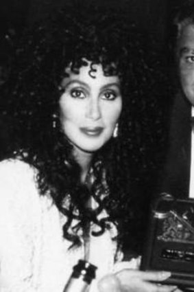 Cher with Adelaide's Key to the City in 1990.