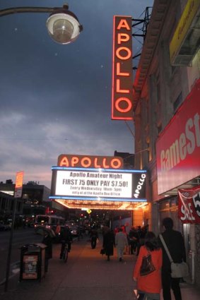 It's showtime ... Harlem's famed Apollo Theatre.