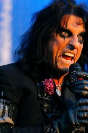 Alice Cooper will support the band on their final tour.
