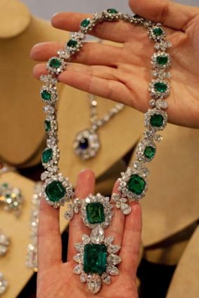 The emerald and diamond necklace and pendant.
