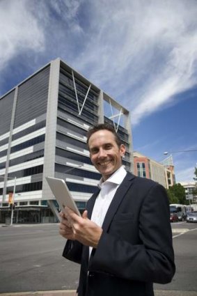 Andrew Leigh MP discusses the rollout of the NBN in Civic.