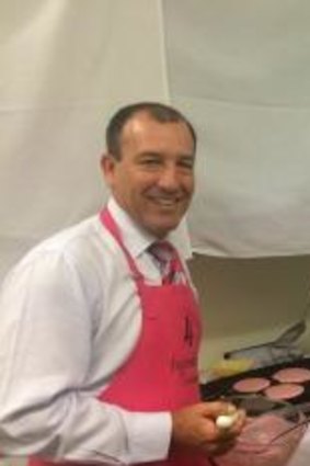 Mal Brough, Member for Fisher, Kim McCosker from 4 Ingredients and Bob Baldwin the Parliamentary Secretary to the Minister for Industry cook up a storm to raise money for Breast Cancer research.