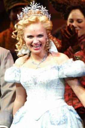 Kristin Chenoweth premiered the role of Glinda on Broadway.