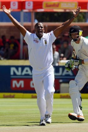 South African bowler Vernon Philander successfuly appeals against New Zealnad batsman Martin Guptill on day one of the first Test match in Cape Town.