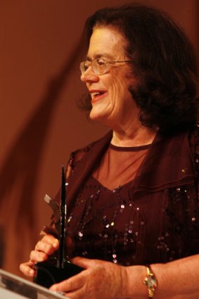 Michelle Grattan receives a Walkley Award for journalistic leadership in 2006.