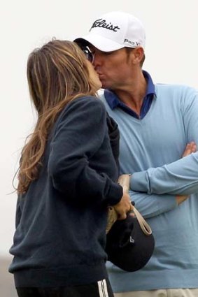 There are rumours and unconfirmed reports that Shane Warne and Liz Hurley are getting hitched.