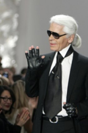 Karl Lagerfeld "surrounds himself with courtiers".