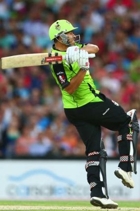 Usman Khawaja anchored the Thunder innings against the Stars, with 11 boundaries in his 66 not out.