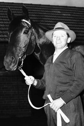 ''The General'' &#8230; trainer Tommy Smith with Hall of Fame horse Tulloch in 1958.