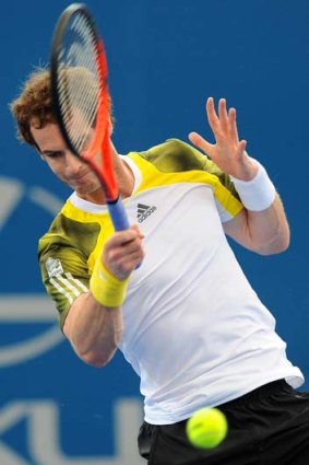 Andy Murray plays a forehand during the Brisbane International final against Grigor Dimitrov.