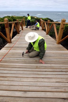 A work for the dole project in 2007 Victoria. The Abbott government wants to expand the program targetting young unemployed.