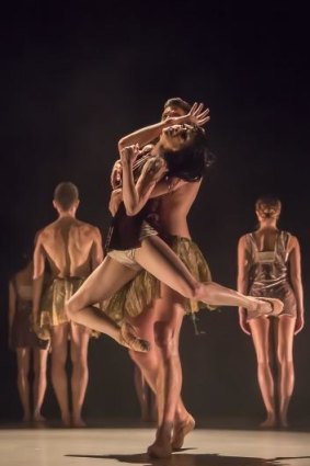 Melbourne Ballet Company: Performs  <i>Divenire</i>.