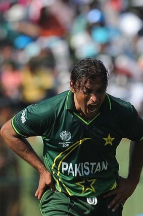 Pakistanis have always had the best heads of hair in world cricket. Case in point: Shoaib Akhtar.