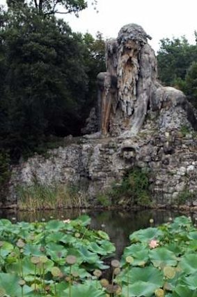 The melancholy guardian Appennino.