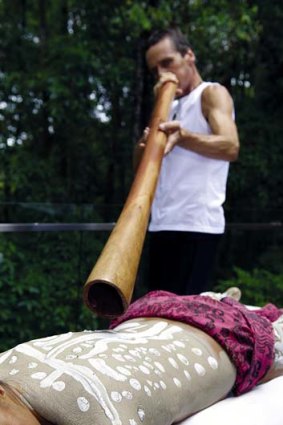 Didgeridoo healing at Gwinganna.