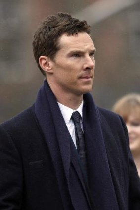 British actor Benedict Cumberbatch has told fans to stop filming his performances as Hamlet on the West End.