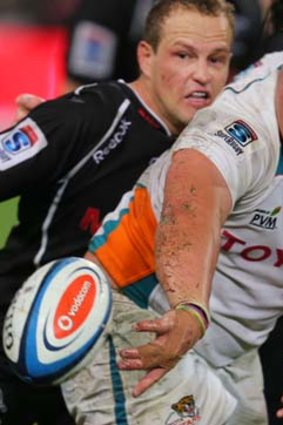 Coenie Oosthuizen of the Cheetahs will play his 50th game.