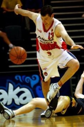 Brad Williams in action for the Cannons against the  Bullets in 2001.