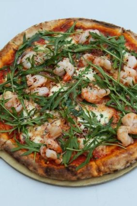 Pizza "Farnese" - mozzarella garlic, prawns and chilli from Pizzeria Bellucci.