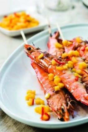 Barbecued prawns with mango.