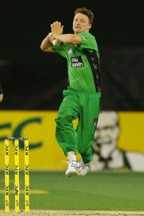 Jackson Bird bowling for the BBL's Melbourne Stars.