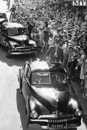 Hopalong Cassidydrew huge crowds in Melbourne in 1954.