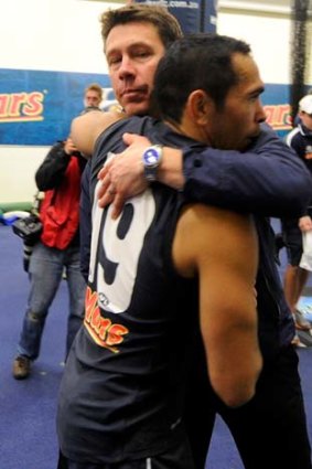 Carlton coach Brett Ratten with Eddie Betts after the game.
