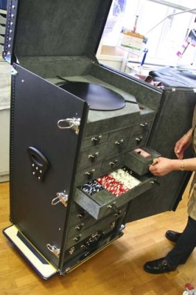 A portable casino made at the Asnieres workshop.