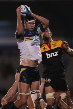 Liam Messam of the Chiefs (R) and Leon Power of the Brumbies in the lineout during the round four Super Rugby match between the Chiefs and the Brumbies at Bay Park Stadium on March 16, 2012 in Mount Maunganui, New Zealand.  (Photo by Sandra Mu/Getty Images)