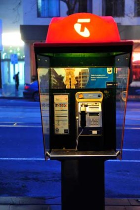 Telstra have pulled out of a plan to replace their payphones with internet webphones.
