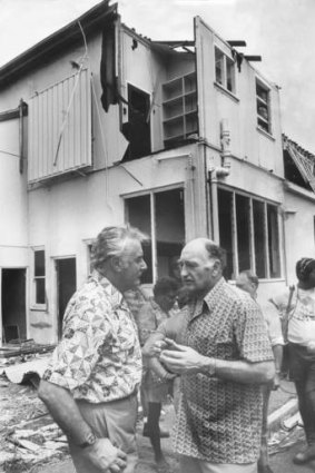 Prime Minister Gough Whitlam and Major General Alan Stretton after Cyclone Tracy.