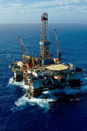 Apache claims to have found the largest Australian oil deposit in decades offshore in WA's Canning Basin.