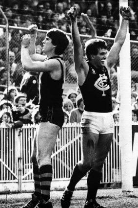 Wayne Johnston greets another Carlton goal as Richmond defender Mervyn Keane clenches his fists in despair, 15 August 1982.