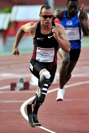 Oscar Pistorius has been named in the South African team to compete in Daegu.