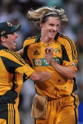 Nathan Bracken, bowling for Australia in 2009.