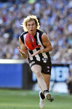 Greater Western Sydney has offered Collingwood's Dale Thomas a big six-year deal.