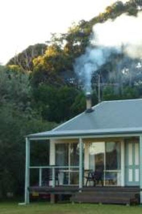 Mystery Bay Cottages - a perfect place from where to explore the riddle of  Billys Beach