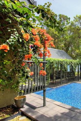 Stylish and comfortable ... Winji Jimmi offers a choice of pool or Lake Macquarie.