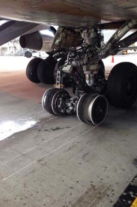 United Airlines plane: Blown tyres. @BrendenWood