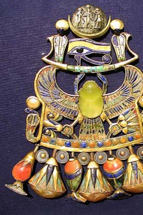 Tutankhamun's brooch.