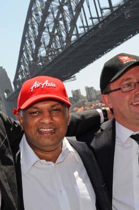 AirAsia CEO Tony Fernandes and Qantas CEO Alan Joyce in Sydney in 2010.